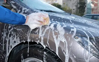 An express-tunnel car wash with 2,300 unlimited-plan members.