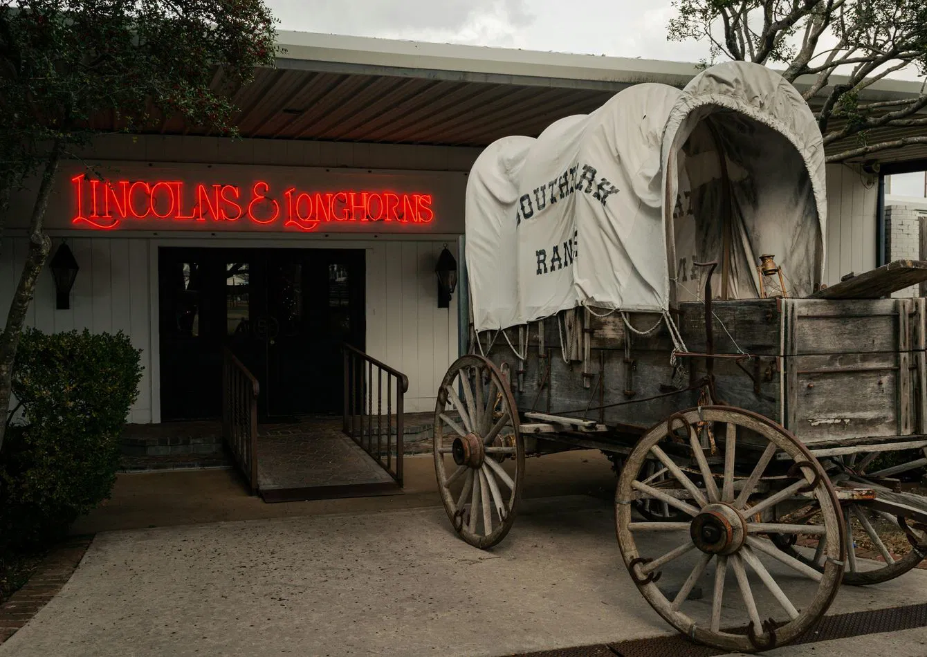 Historic Northern Arizona Restaurant with National Park Proximity