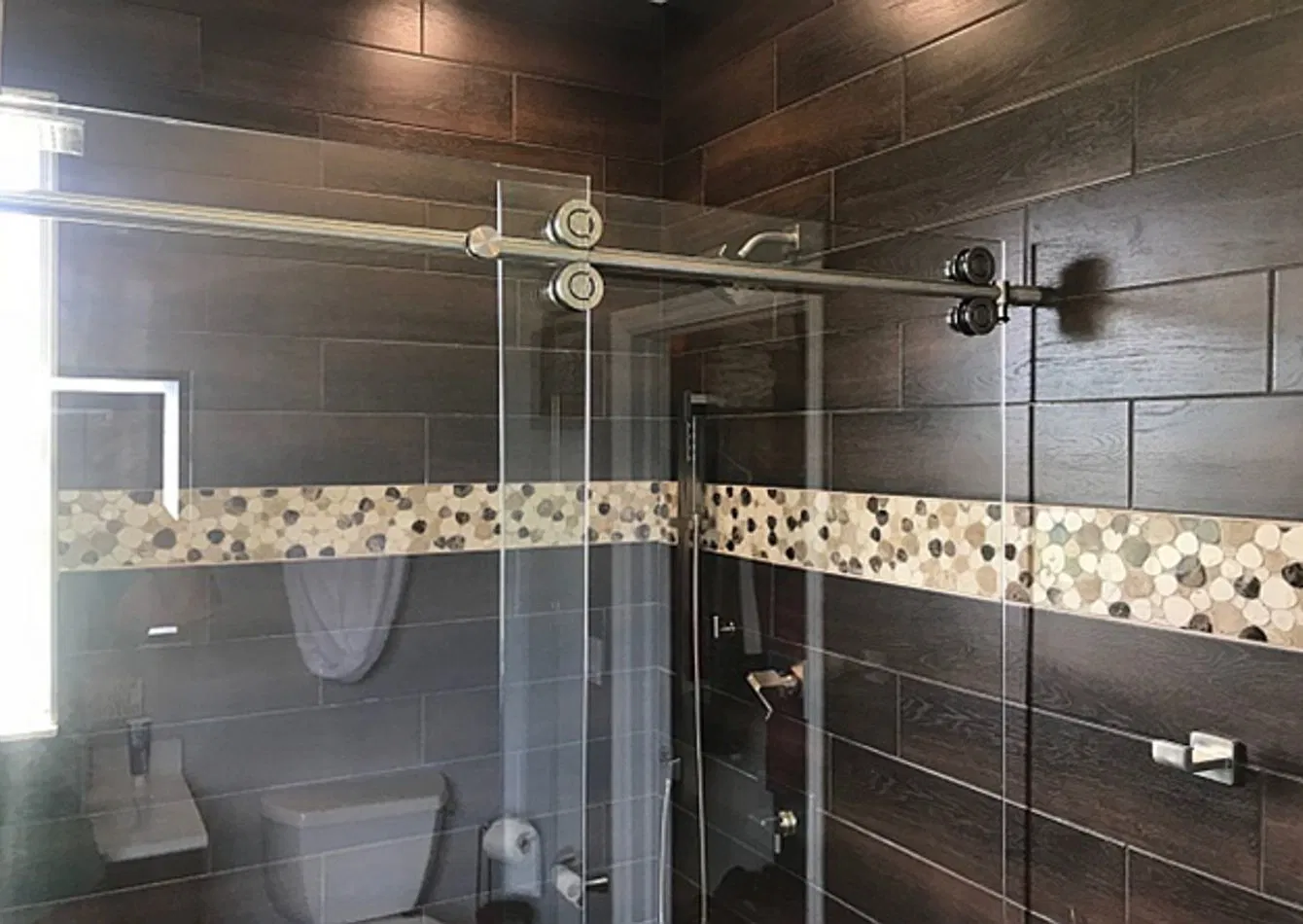 Profitable Specialty Glass Manufacturer with Custom Fabrication