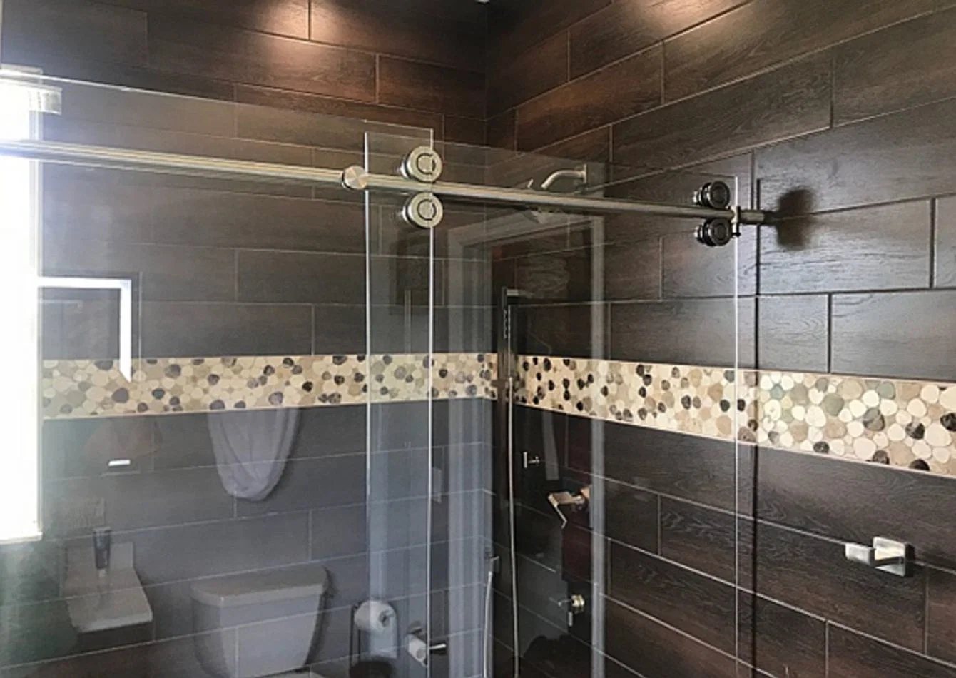 Profitable Specialty Glass Manufacturer with Custom Fabrication