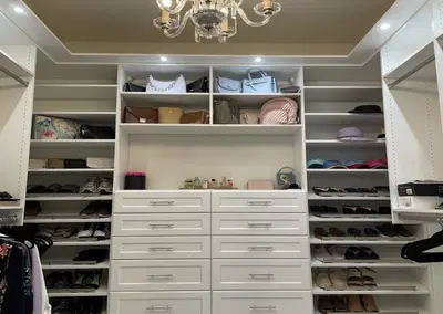 Niche Custom Closet Manufacturer with Affluent Clientele