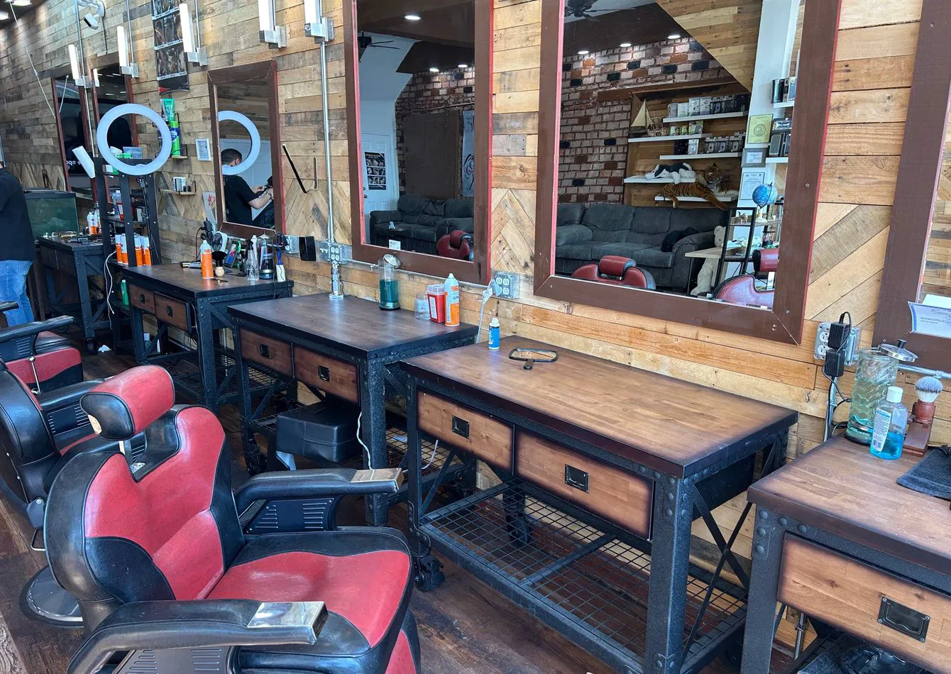 Thriving Barber Shop with Loyal Clientele