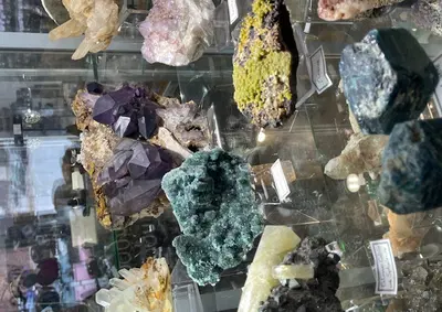 Niche Rock and Crystal Boutique with Turnkey Operations