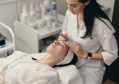 Established Medical Skincare Clinic with Expansion Potential