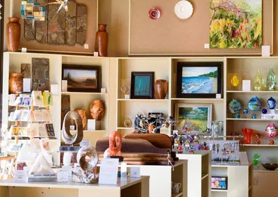 Premier Arts and Crafts Retailer with Exclusive Offerings