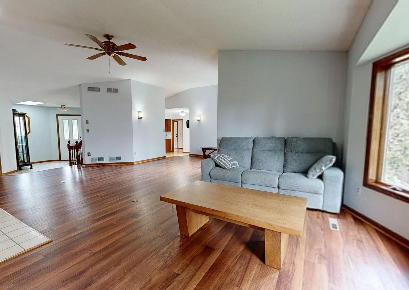 Established Flooring Showroom with Strong Referral Network