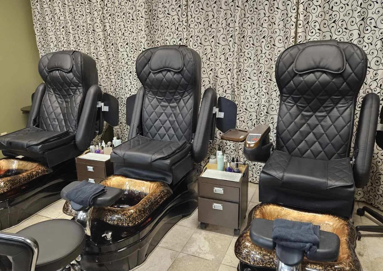 Established Hair and Nail Salon with Loyal Clientele