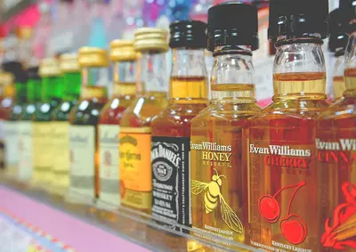 Established Discount Liquor Store with Strong Community Presence