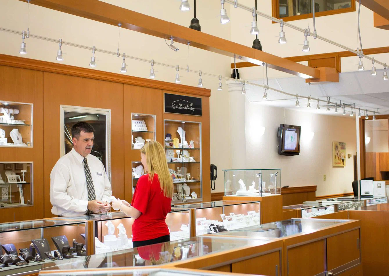 Complete Jewelry Store Assets with 60 Years of Reputation