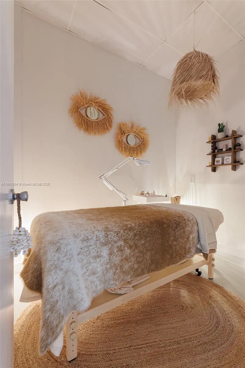Turnkey Day Spa Space with Prime Location