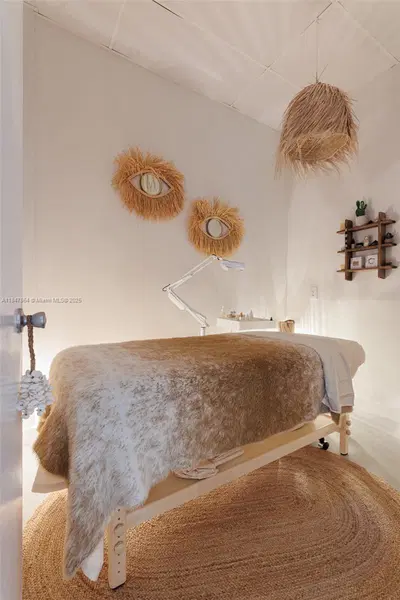 Turnkey Day Spa Space with Prime Location