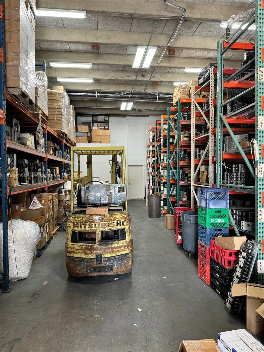 Niche Electrical Parts Retailer with Obsolete System Expertise