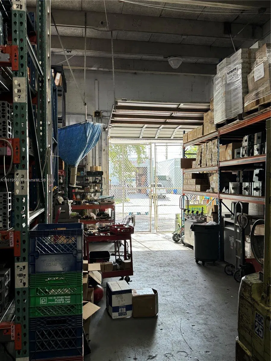 Niche Electrical Parts Retailer with Obsolete System Expertise