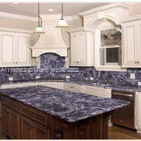 Profitable High End Showroom with Loyal Clientele