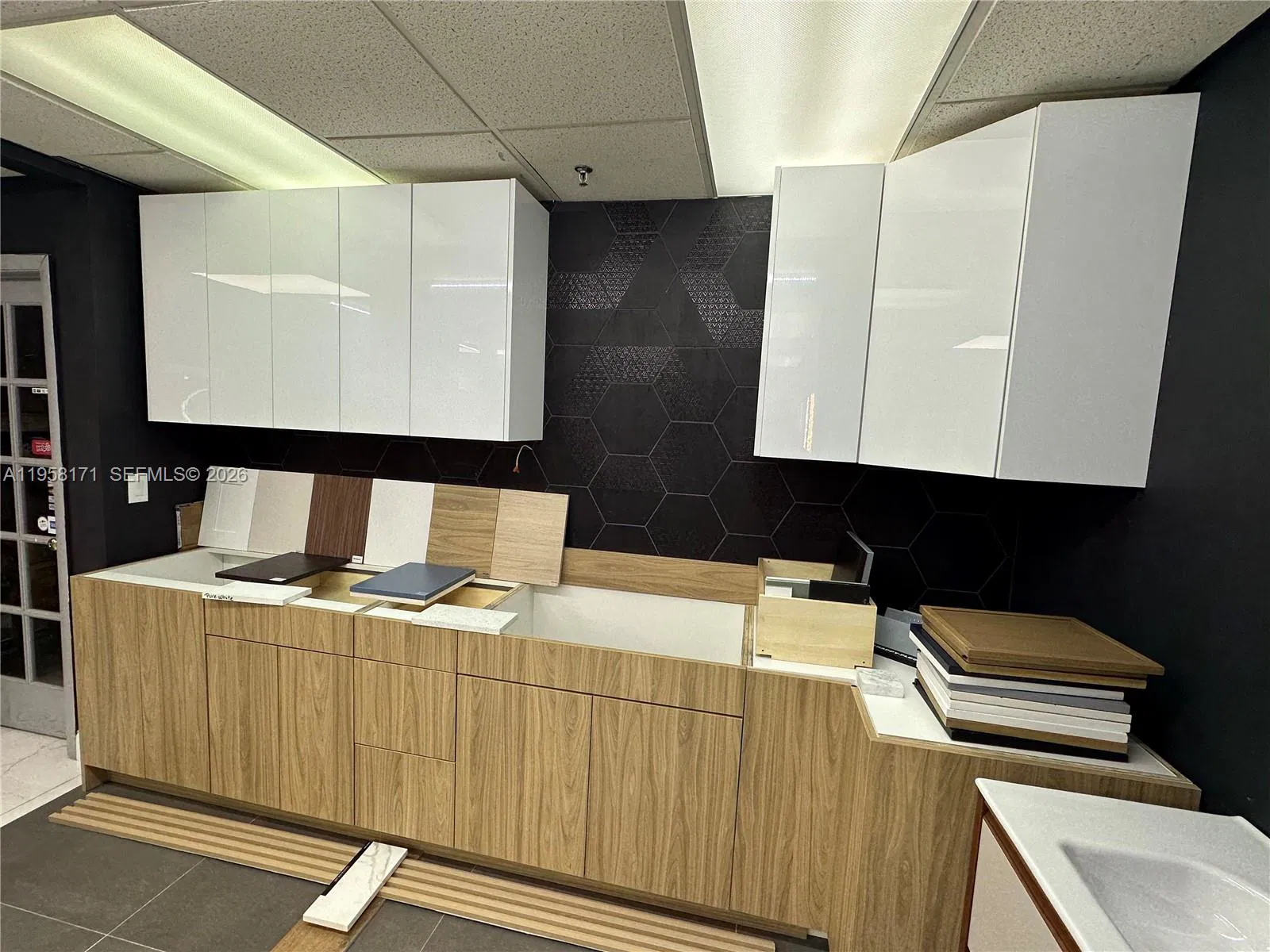 Established Turnkey Business with Long Term Lease