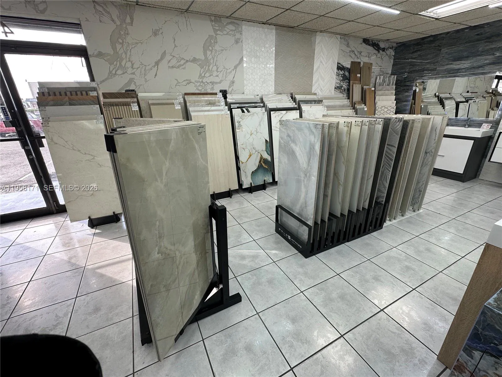 Established Turnkey Business with Long Term Lease