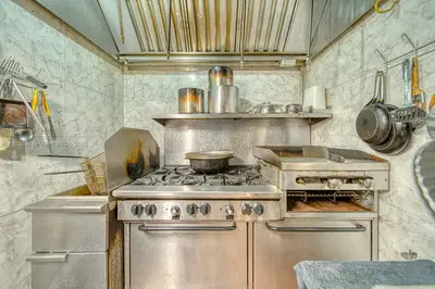 Thriving Bar with Live Entertainment Venue