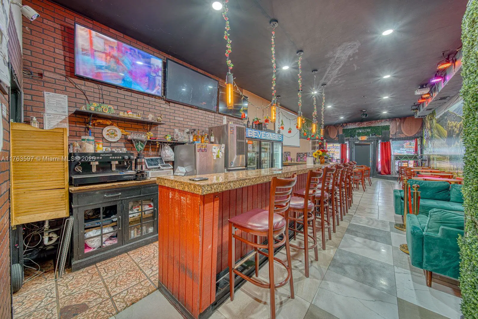 Thriving Bar with Live Entertainment Venue