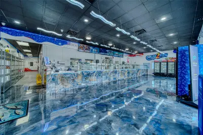 Premier Specialty Food Store with Strong Digital Presence