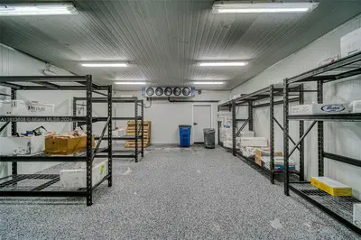 Premier Specialty Food Store with Strong Digital Presence