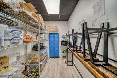 Premier Specialty Food Store with Strong Digital Presence