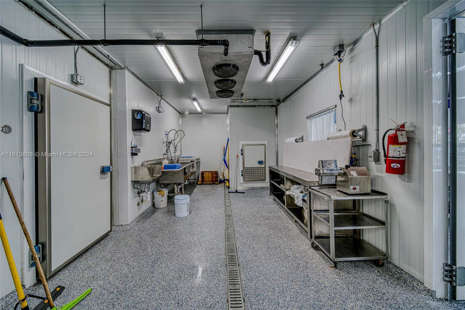 Premier Specialty Food Store with Strong Digital Presence