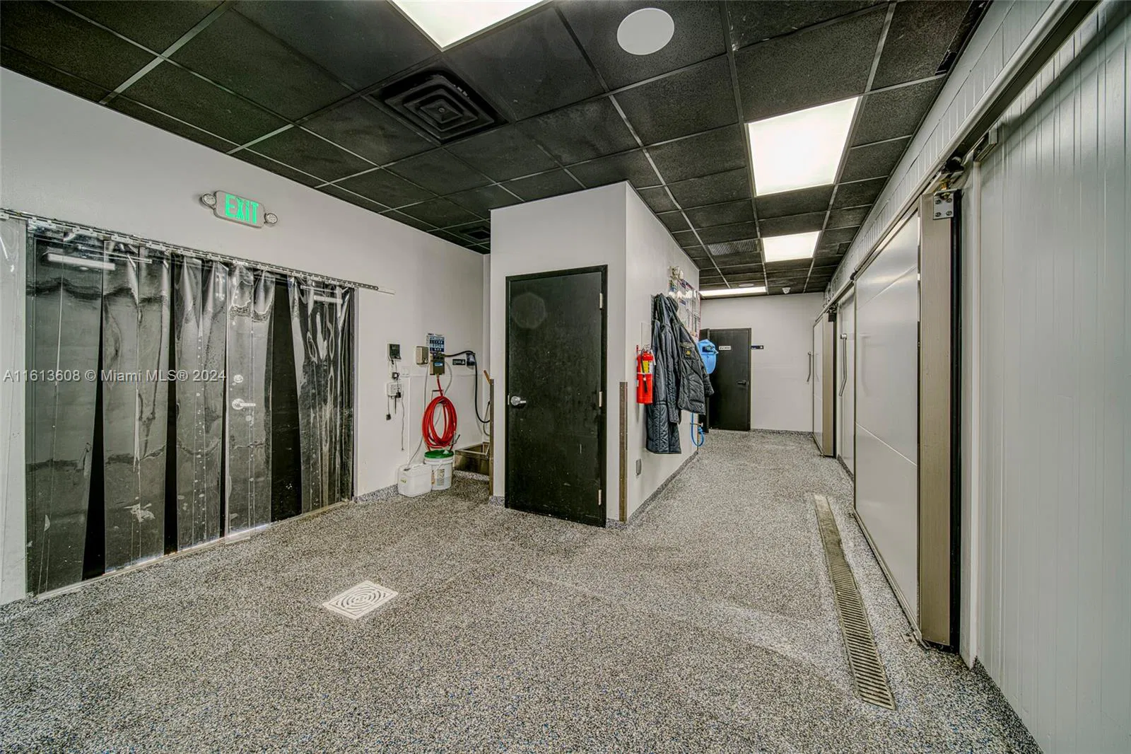 Premier Specialty Food Store with Strong Digital Presence