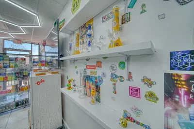 Thriving Smoke Shop with Loyal Customer Base