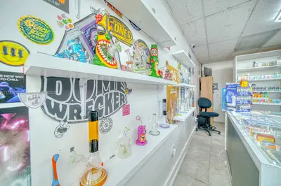 Thriving Smoke Shop with Loyal Customer Base