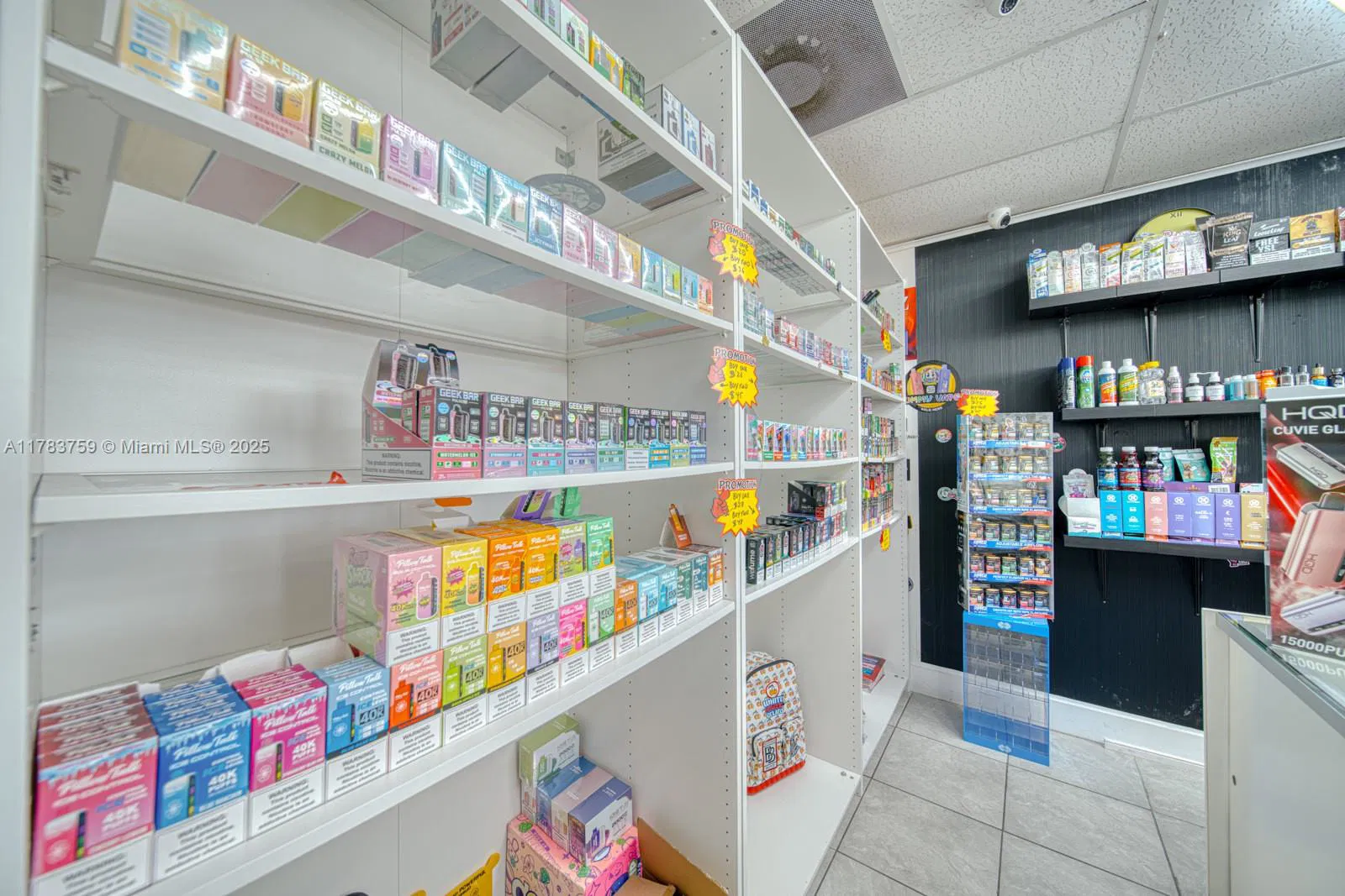 Thriving Smoke Shop with Loyal Customer Base