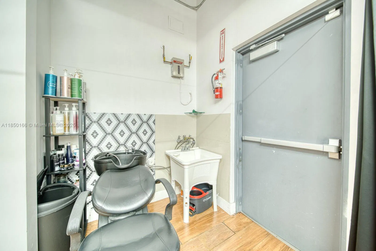 Thriving Beauty Supply Store with Private Rental Suites