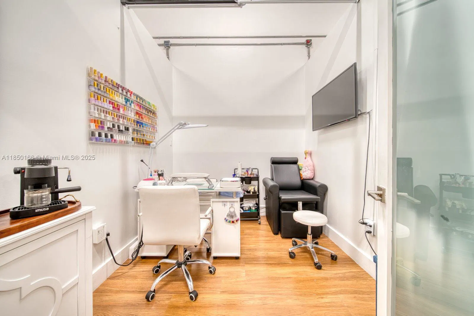 Thriving Beauty Supply Store with Private Rental Suites