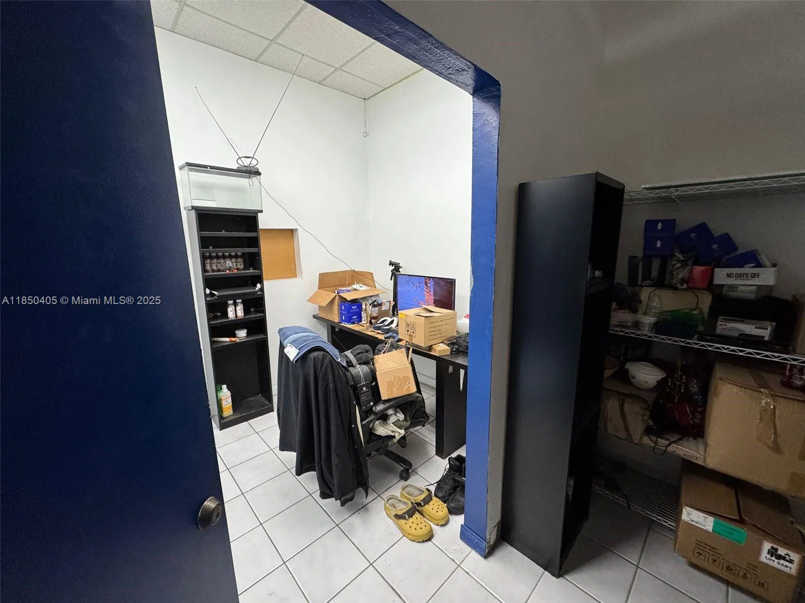 Profitable Smoke Shop with Loyal Customer Base