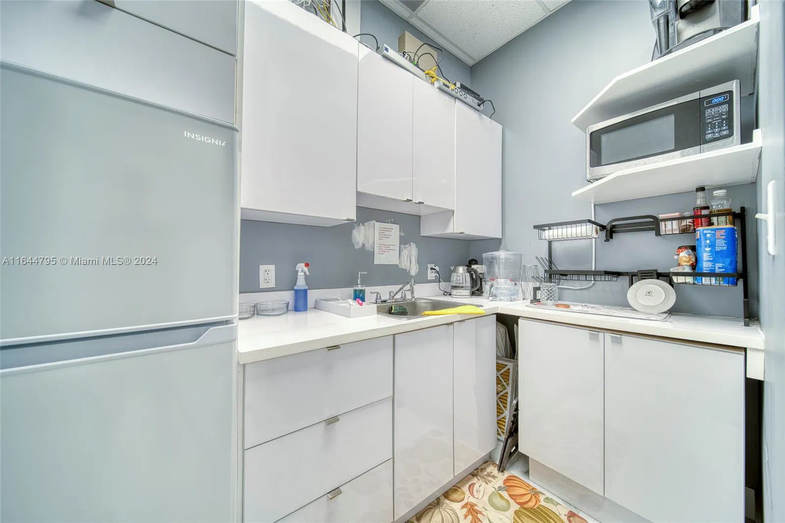 Turnkey Full Service Beauty Salon with Prime Location