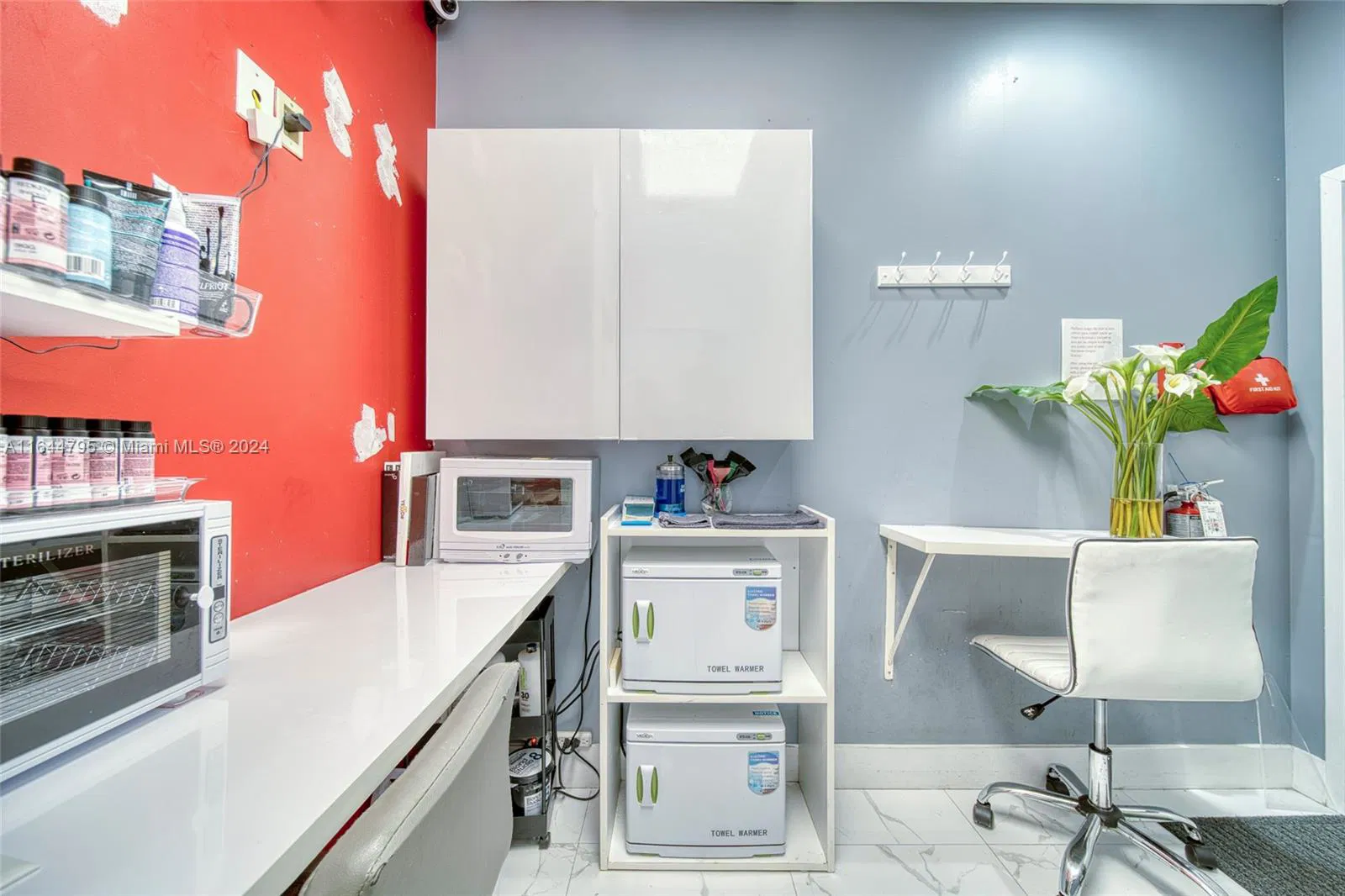 Turnkey Full Service Beauty Salon with Prime Location