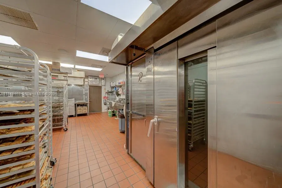 Turnkey Restaurant with Prime High Visibility Location