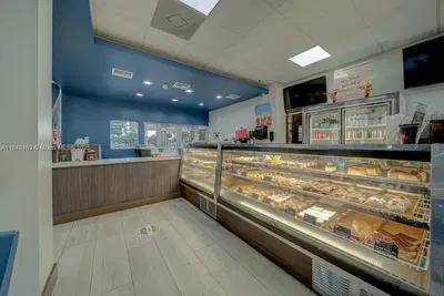 Turnkey Restaurant with Prime High Visibility Location