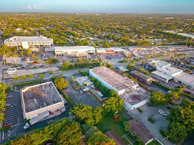 Turnkey Restaurant with Prime High Visibility Location