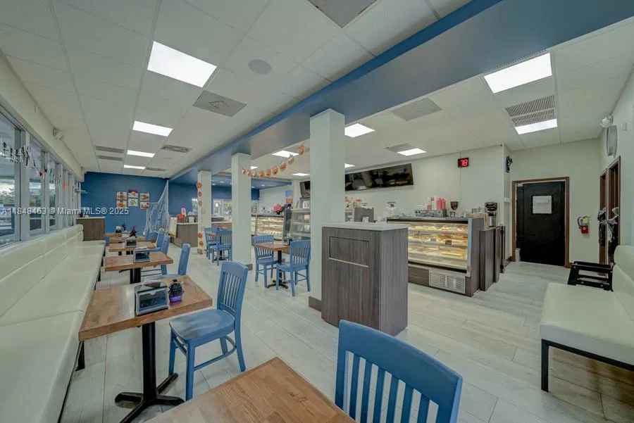 Turnkey Restaurant with Prime High Visibility Location