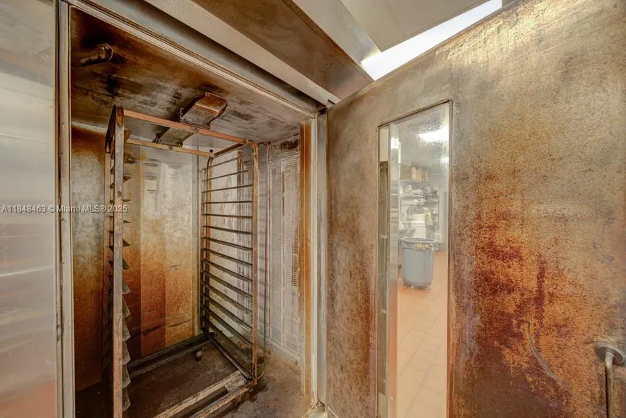 Turnkey Restaurant with Prime High Visibility Location