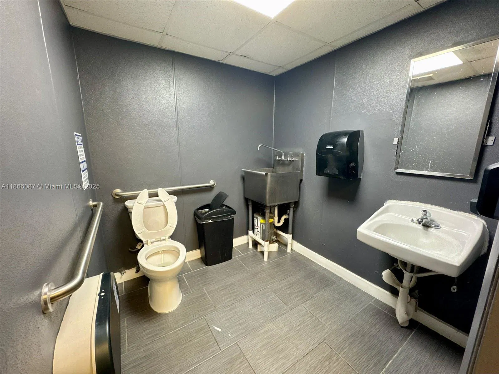 Award Winning Restaurant with Prime Location