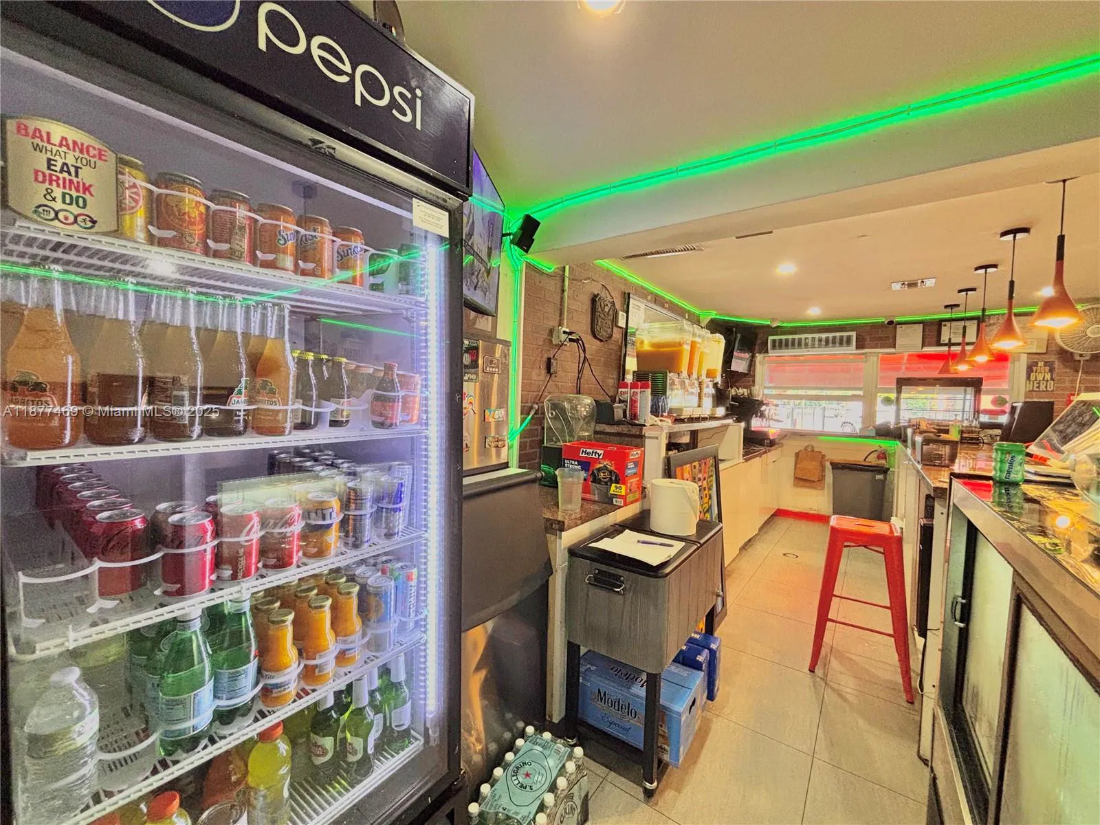 Profitable Cafeteria and Bar with Exceptionally Low Rent