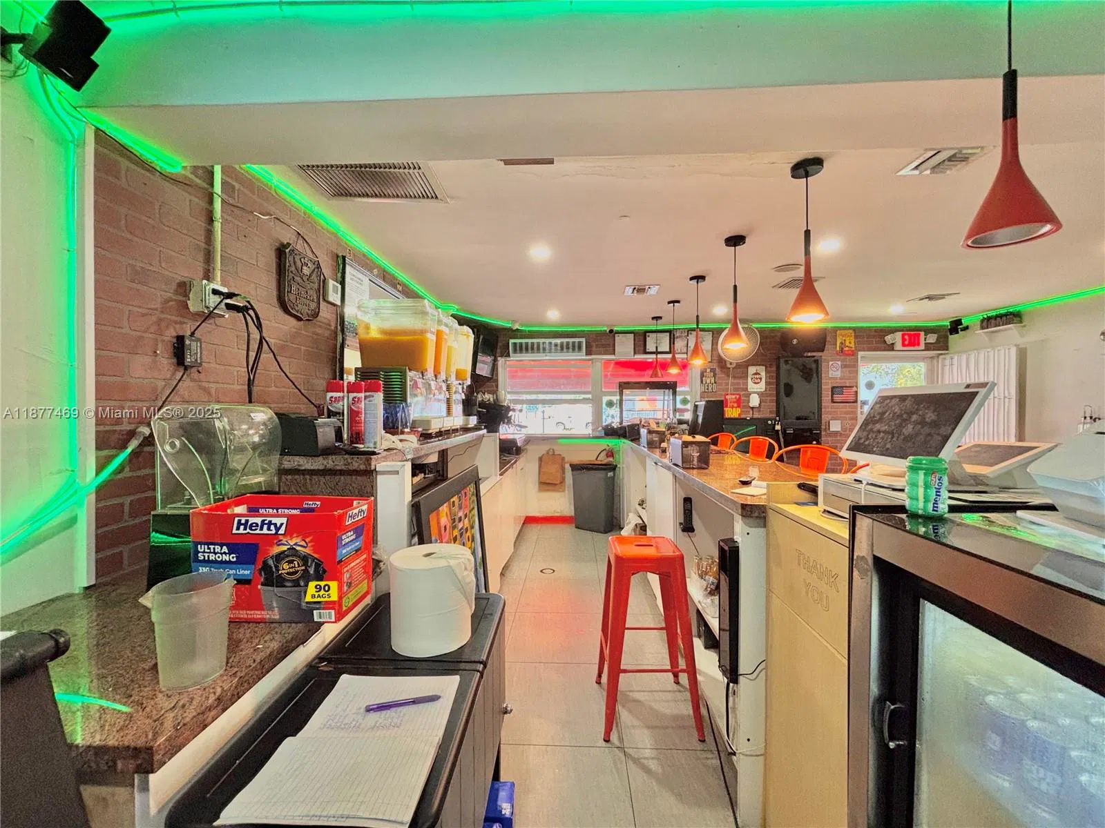 Profitable Cafeteria and Bar with Exceptionally Low Rent