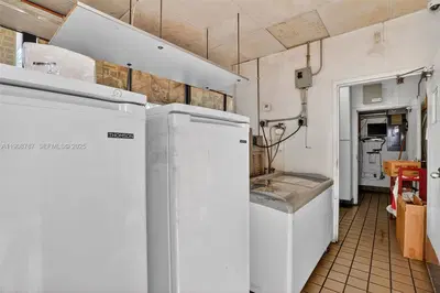 Profitable Convenience Store with a Two Way Drive Thru