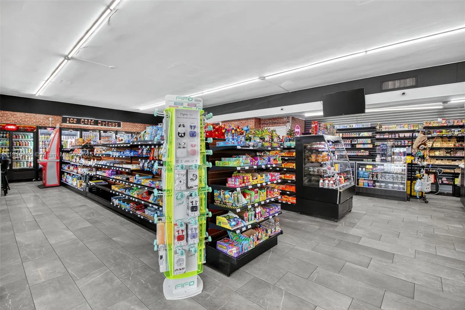 Established Convenience Store with Diverse Product Offerings