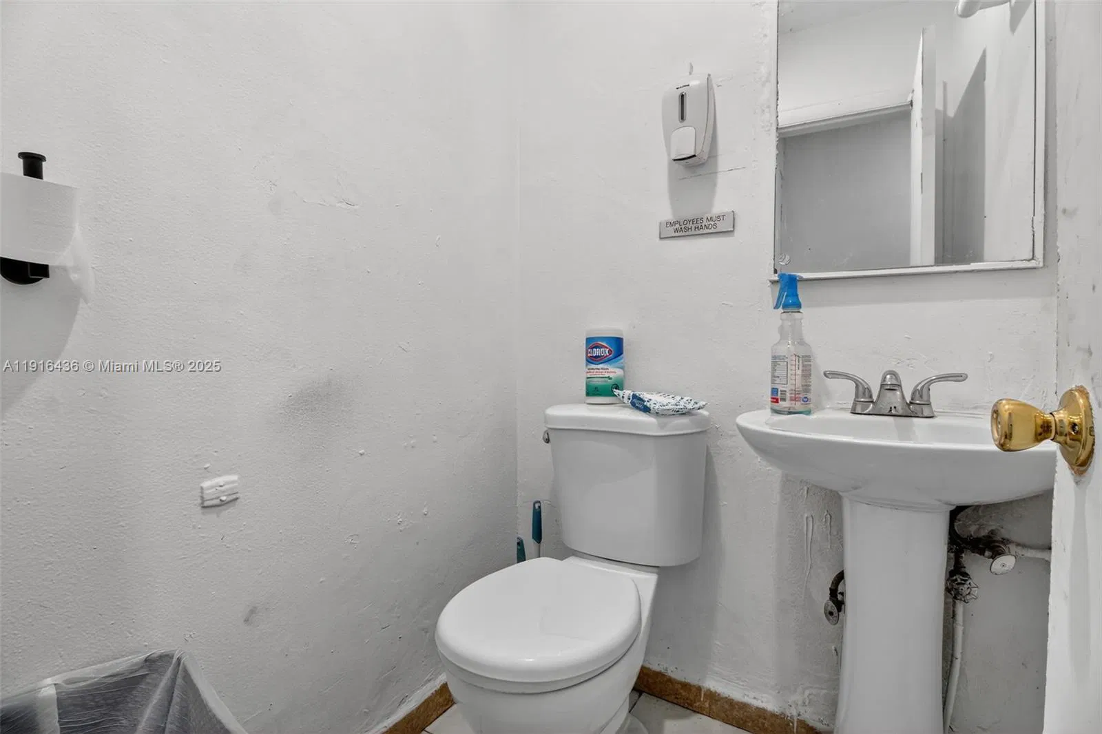 Established Convenience Store with Diverse Product Offerings