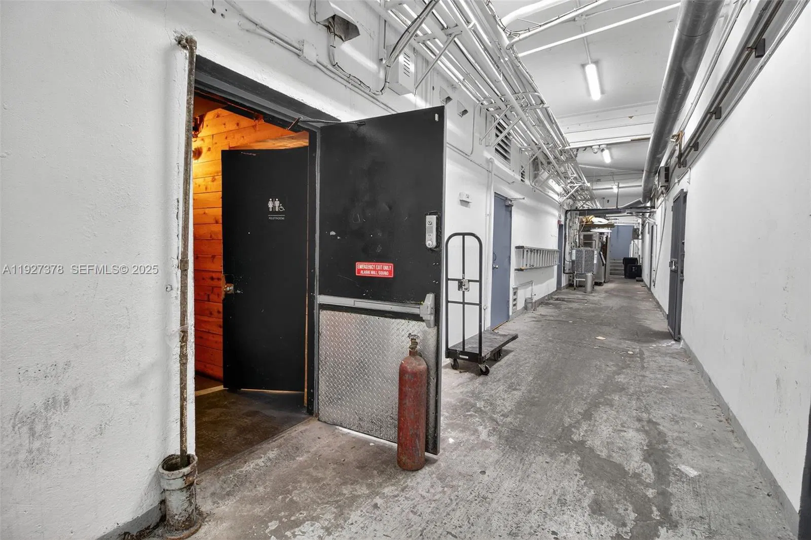 Turnkey Restaurant Space in a High Traffic Location