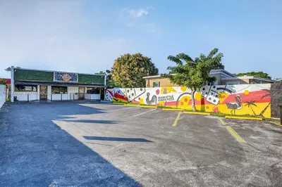 Established Pizzeria with Expansion Potential