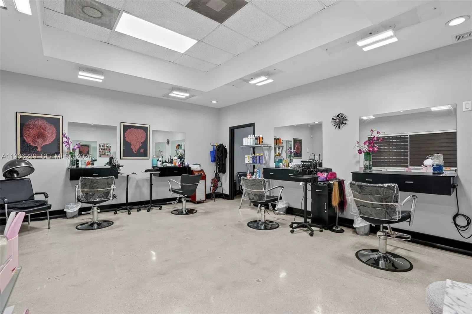 Established Full Service Beauty Salon with Turnkey Operations