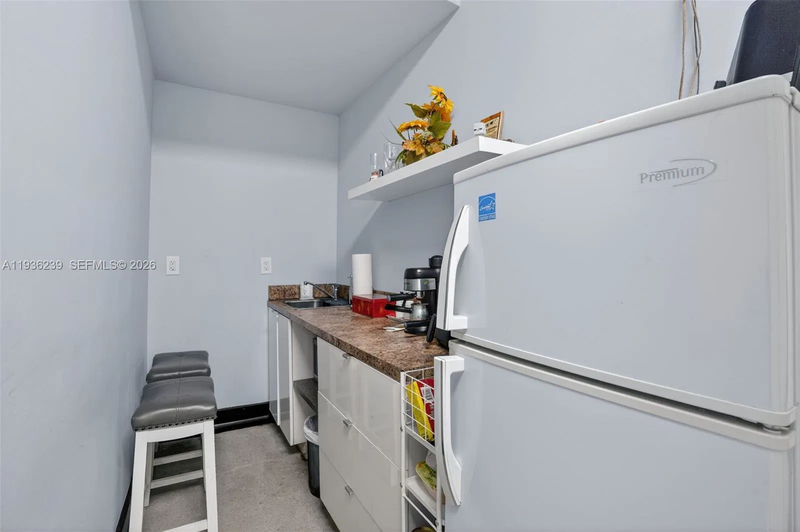 Established Full Service Beauty Salon with Turnkey Operations